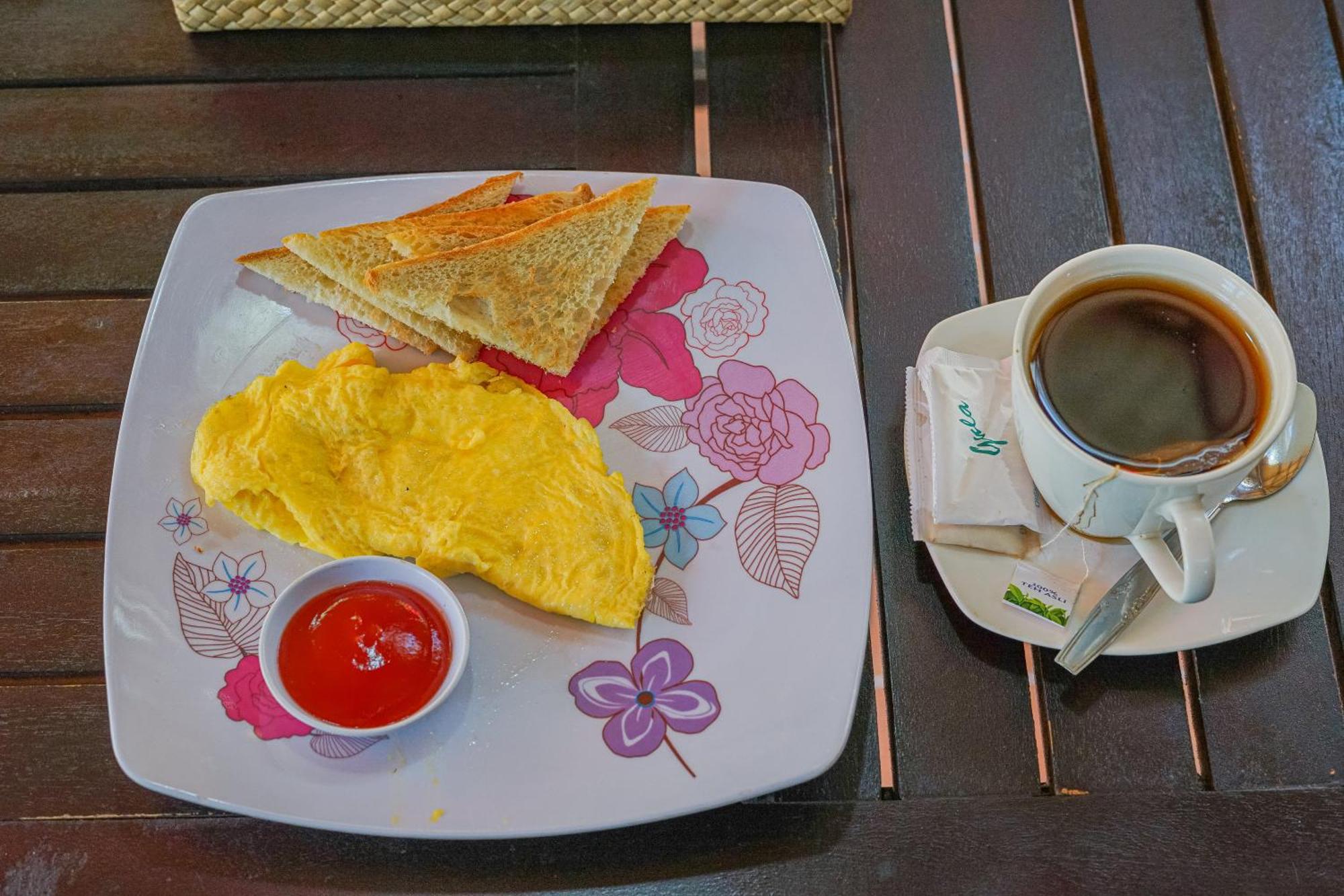 Made Taro - Menjangan Homestay Banyuwedang Exterior foto